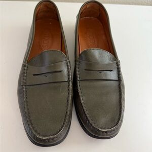 Tod's Women’s Green Leather Loafers